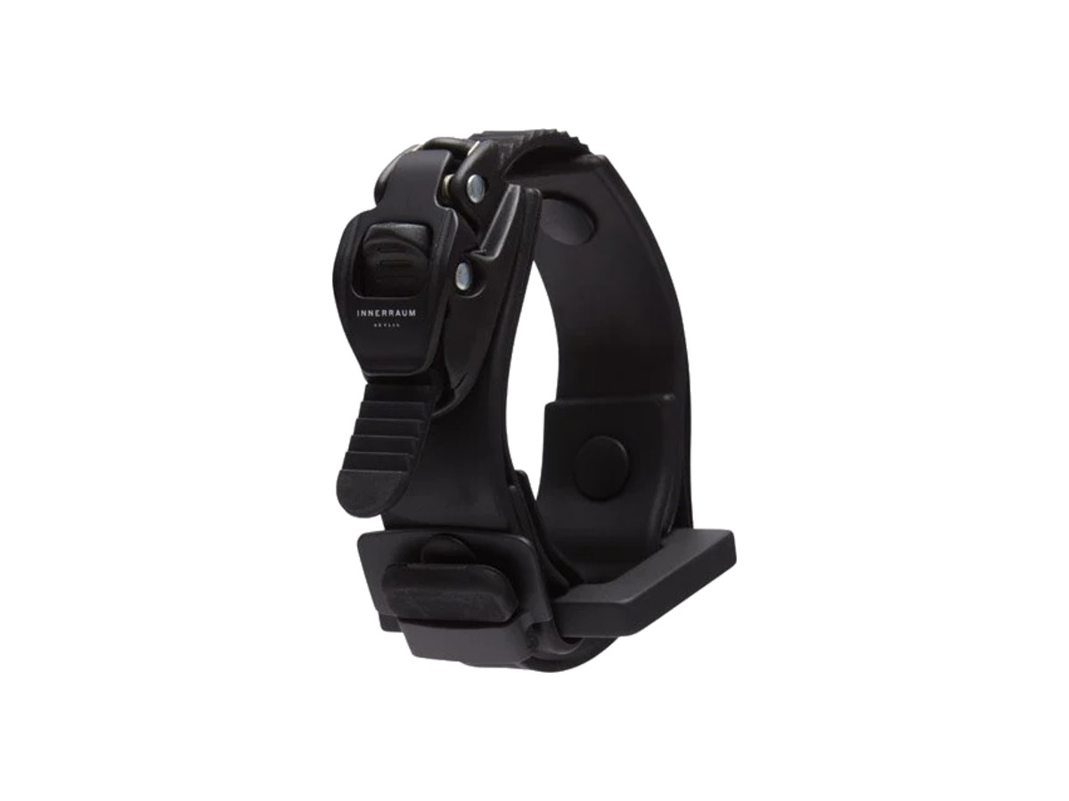 B04 1 SQUARE BRACELET BLACK BLACK BLACK MATT 0000