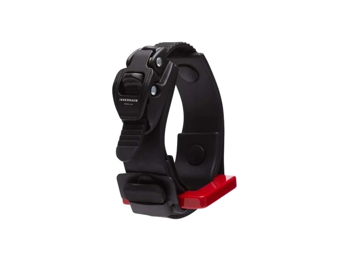 B04 1 SQUARE BRACELET BLACK RED BLACK MATT 0000